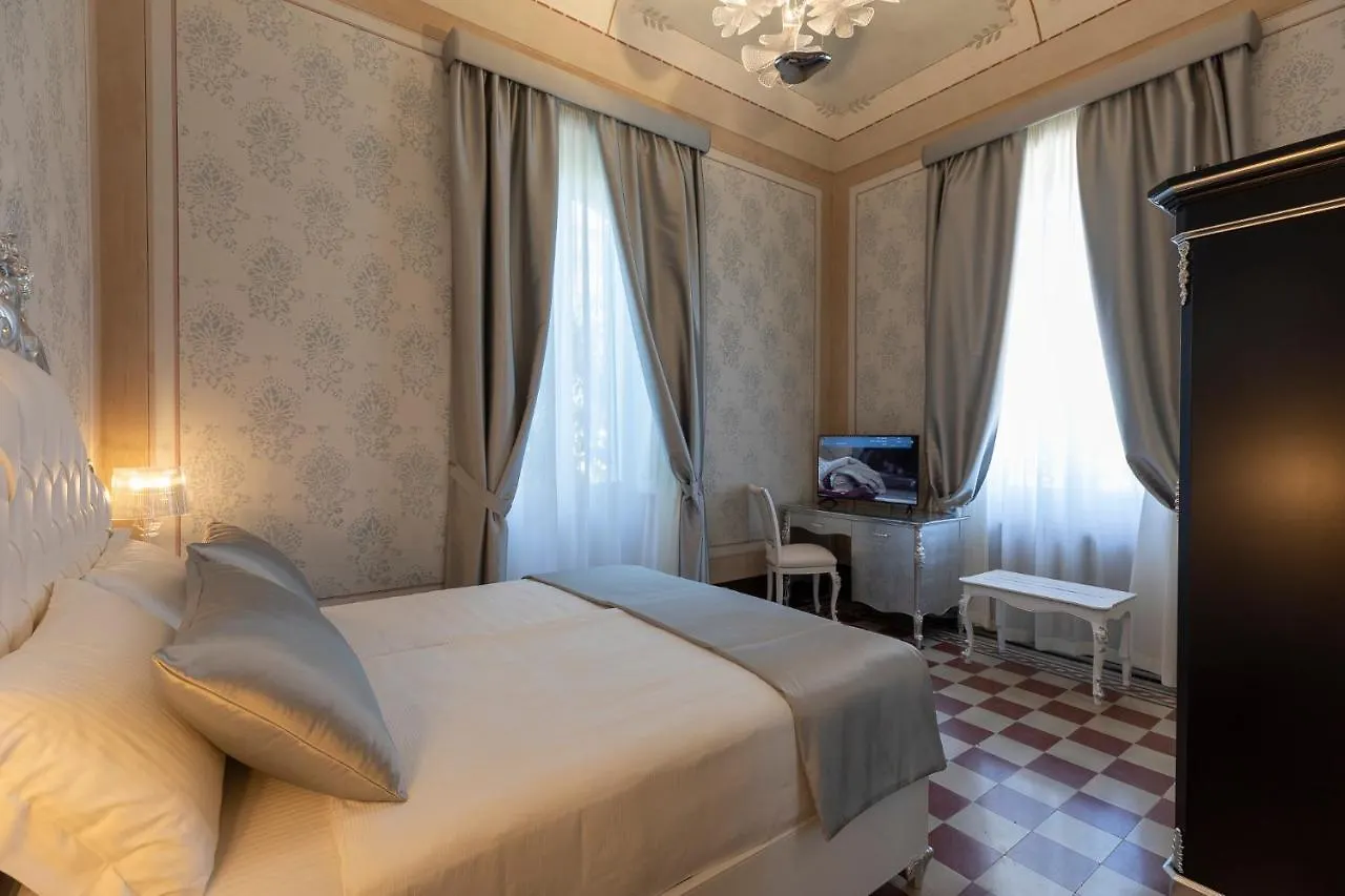 Luxury Liberty House Otel Alghero Konukevi