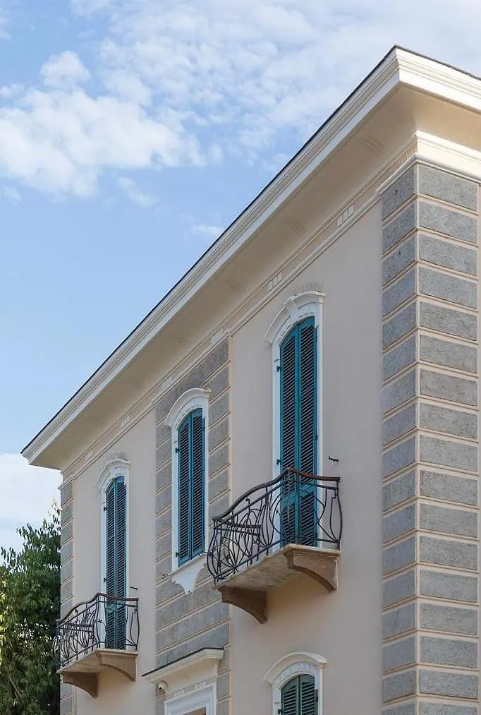 Konukevi Luxury Liberty House Otel Alghero İtalya